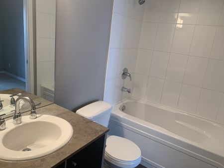 1 Bedroom - Photo 3