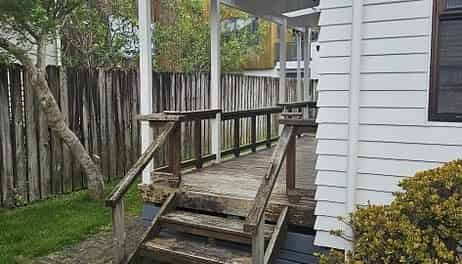 Family home 3-4 bedroom ready to move in - Photo 1