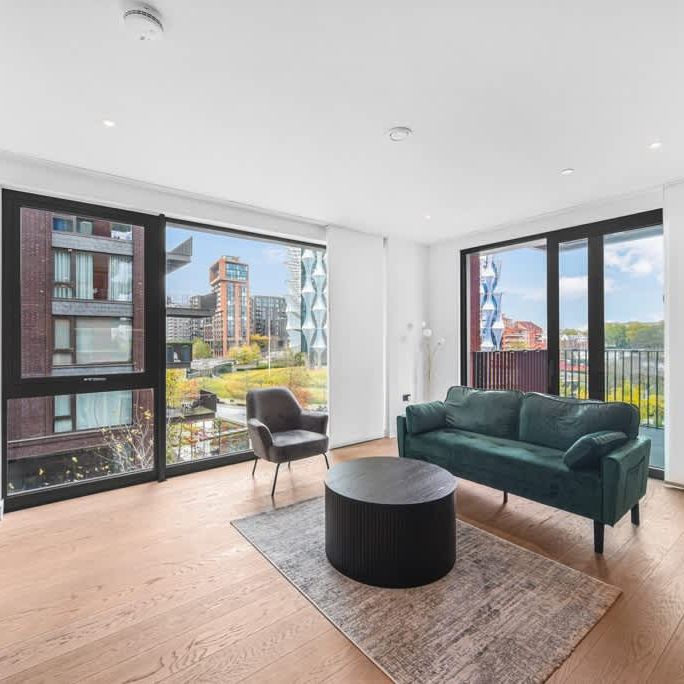 Embassy Gardens, London SW11 - Photo 1