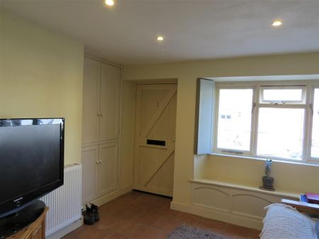 2 bedroom cottage to rent - Photo 2