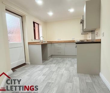 3 bedroom semi-detached house to rent - Photo 1
