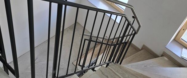 Wohnen im Urlaubsparadies/NEU 3,5-Zi OG 94m² mit Terrasse Wärmepumpe+PV - Photo 1