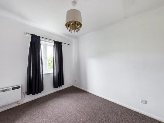 2 bedroom end of terrace house to rent - Photo 1