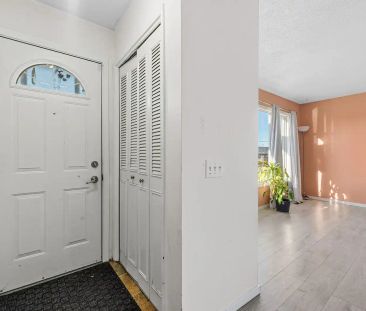 Bright, Spacious 2-Storey Half-Duplex Near BRT And Amenities – 3 Be... - Photo 1
