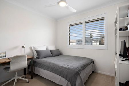 Top Floor Apartment With Sea Views And A Homely Feel - Photo 3