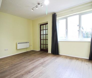 2 bedroom end of terrace house to rent - Photo 4