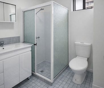 Shop top housing - Photo 3