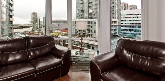 PET WELCOME FURNISHED 2 BEDROOM @ 788 Hamilton -AVAILABLE November 1st - Photo 2