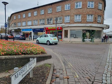 3 bedroom flat to rent - Photo 4