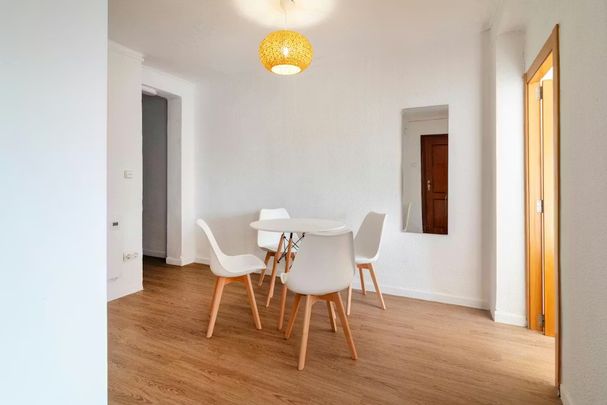 Carrer de Ramon de Rocafull, Valencia, Valencian Community 46011 - Photo 1