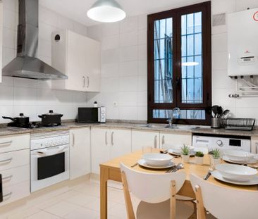 Bright room in les Heures street - Photo 1