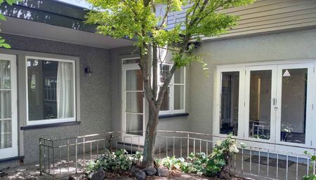 Excellent Location - Photo 4