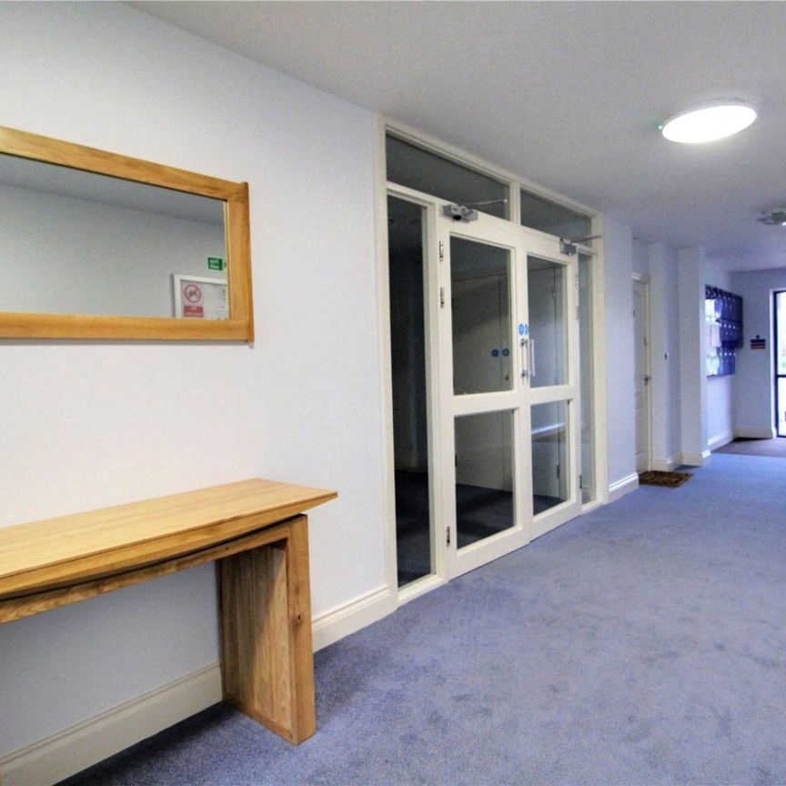 Luscinia View, Napier Road, Reading, Berkshire, RG1 - Photo 1
