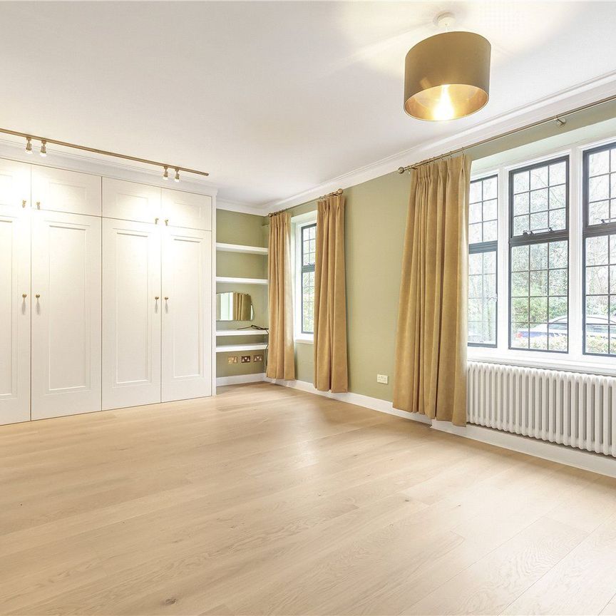 Highlands Heath, Putney, SW15 - Photo 1
