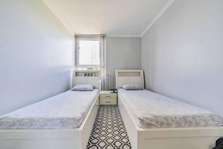 3 bedroom flat to rent - Photo 3