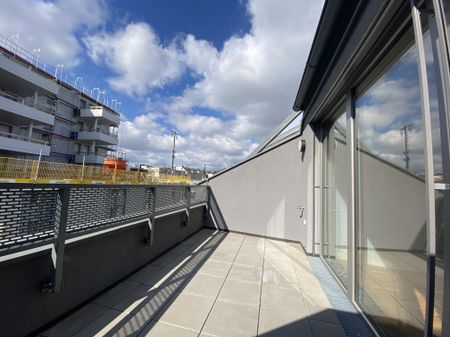 ERSTBEZUG - Sonnige 3 Zimmerwohnung mit Dachterrasse - 2 bedroom Apartment with terrace - Photo 2