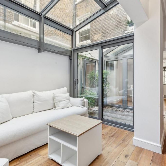 5 bedroom end of terrace house to rent - Photo 1