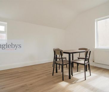 2 bedroom maisonette to rent - Photo 2