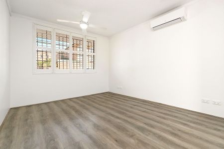 RENOVATED APARTMENT IN CONVENIENT POSITION - Photo 2