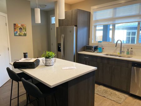 3 Bdrm Suite on Carruthers - Photo 2