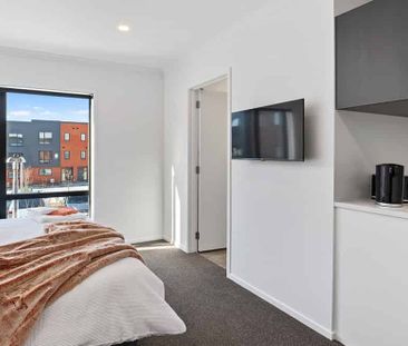 WATER, POWER + INTERNET ALL INCLUDED! - Photo 3