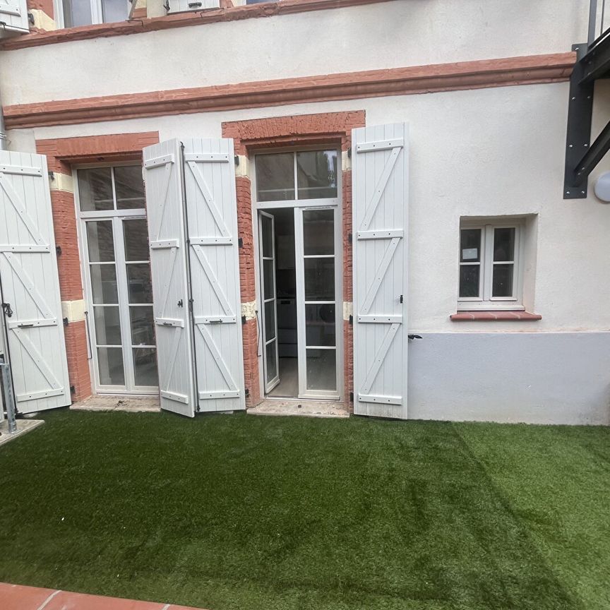 SAINT SERNIN-CAPITOLE T2 meublé rénové dans hotel particulier - Photo 1