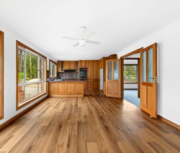 Spacious Two-Storey Duplex in Sunshine Bay - Photo 4