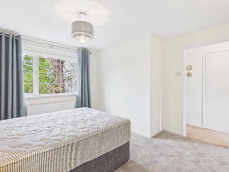 5A Strathearn Court, Holywood, BT18 9NP - Photo 4