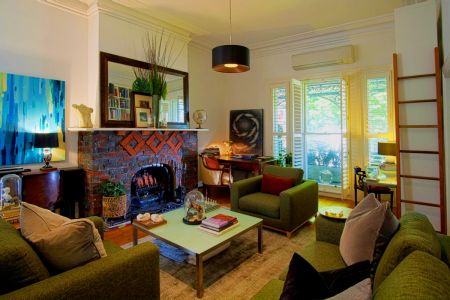 Victorian Heritage 1-bedroom Mansion apartment in St Kilda - Photo 2