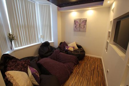 6 bedroom house to rent - Photo 2