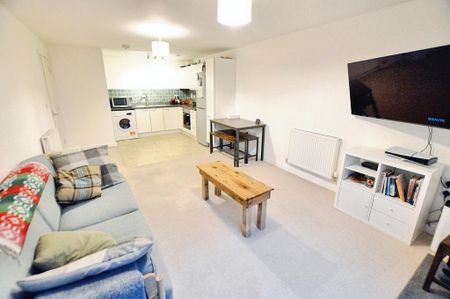 1 bedroom flat to rent - Photo 2