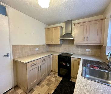 Terraced House to rent on - Photo 6