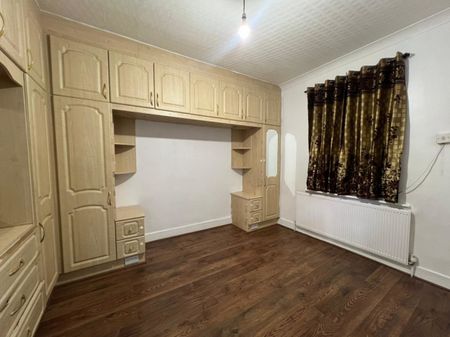 2 bed Apartment for Rent - Photo 5