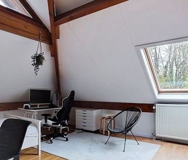 Eengezinswoning te huur in Ukkel voor € 2.900 met 5 slaapkamers - Photo 4