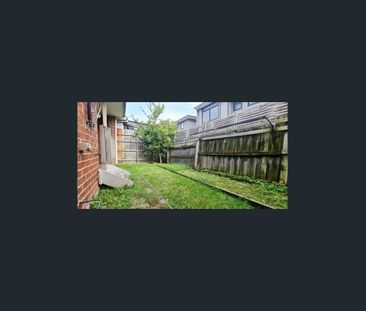 MODERN & LUXURIOUS RESIDENCE - Photo 6