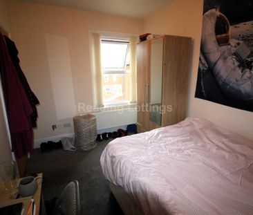4 bedroom terraced house to rent - Photo 4