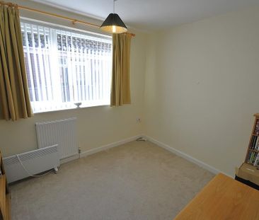 3 bedroom detached bungalow to rent - Photo 6