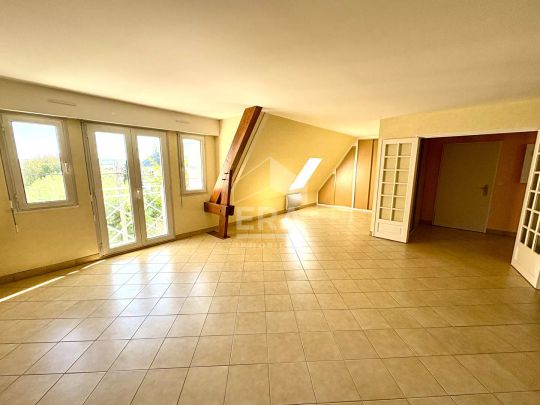 Appart. à louer T5/6 - Blois - Centre-ville, Duplex, Asc, 3 Chbs, Vue Loire, Garage privé - Photo 1