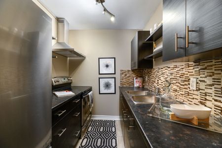 For Lease - 200 Charlton Avenue Unit# 102, Hamilton, Ontario - Photo 4