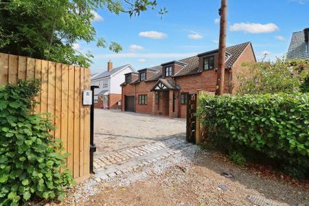 Alexandra Road, Chipperfield, Kings Langley, Hertfordshire, WD4 - Photo 2