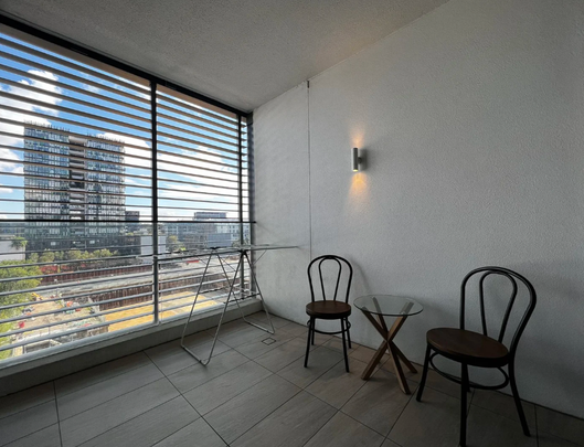 Fully Furnished 1-Bedroom Apartment with Study in Waterloo - Photo 1