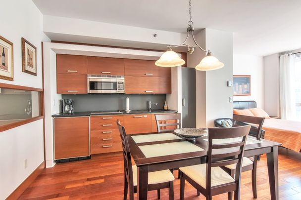 Condo for rent, Montréal (Ville-Marie) - Photo 1