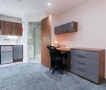 Studio to rent - Photo 1