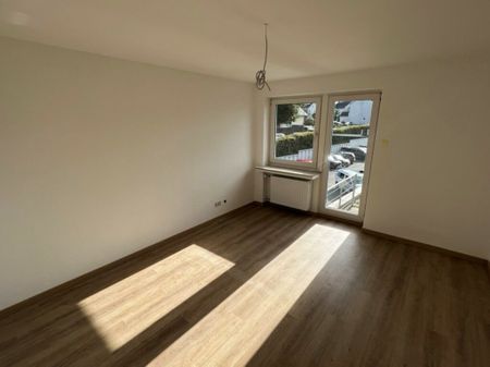 Sanierte 5-Zimmerwohnung mit Terrasse und hochwertiger Ausstattung in verkehrsgünstiger Lage! - Foto 4