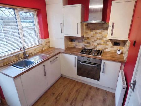 2 bedroom terraced house to rent - Photo 2