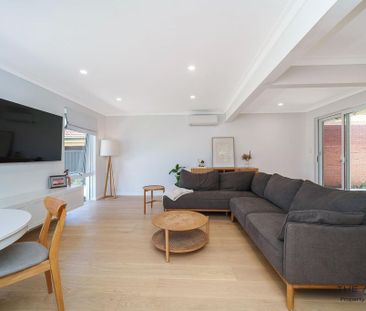 Beautifully Renovated Family Home in a Prime Location - Photo 2