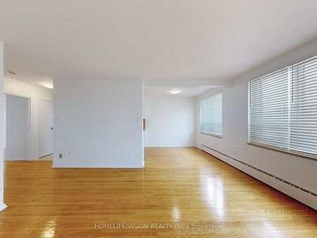 For Lease - 9901 Yonge Street Unit# 3, Richmond Hill, Ontario - Photo 3