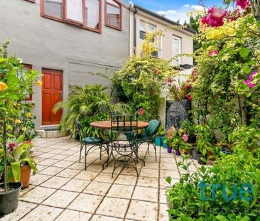 AFFORDABLE AND CONVENIENTLY LOCATED FURNISHED STUDIO - BILLS INCLUDED - Photo 3