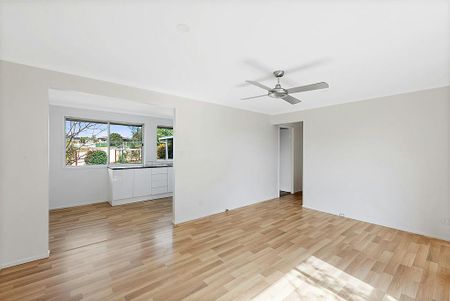 Three Bedroom Home in Great Location! - Photo 3