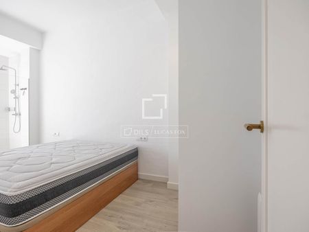 Excellent 3 Bedroom apartment for rent in Ruzafa, Valencia - Photo 2